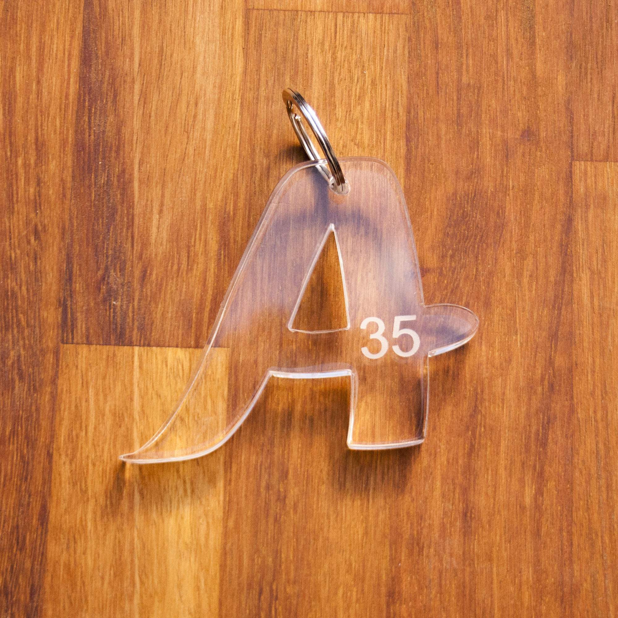 Portachiavi in legno per agriturismo, hotel, B&B, art. P323 personalizzato